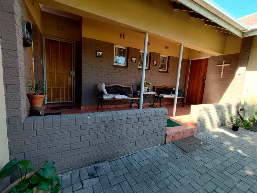 3 Bedroom Property for Sale in Protea Park North West